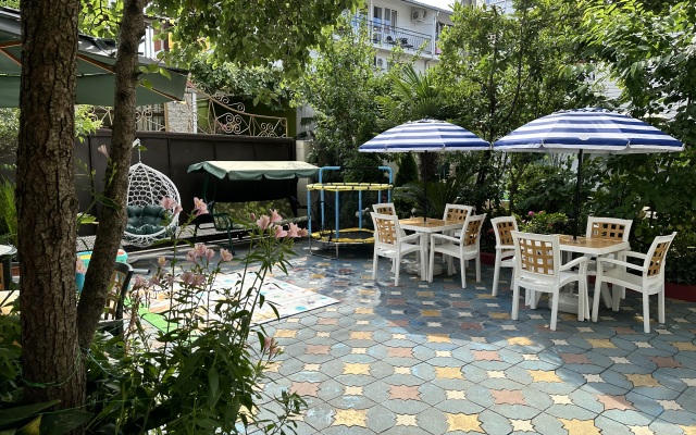 Lazurnyij Briz Guest house