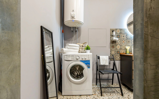 Sergeew Apartments dvuhkomnatnyj Lyuks s vidom na naberezhnuyu Fontanki Apartments
