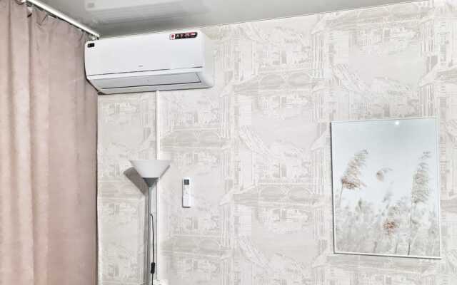 Апартаменты на Салютной, 21