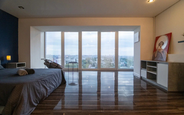 S panoramnym vidom na gorod Apartments