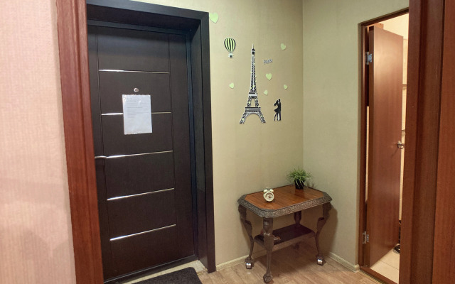 Na Reshetnikova 24 Flat