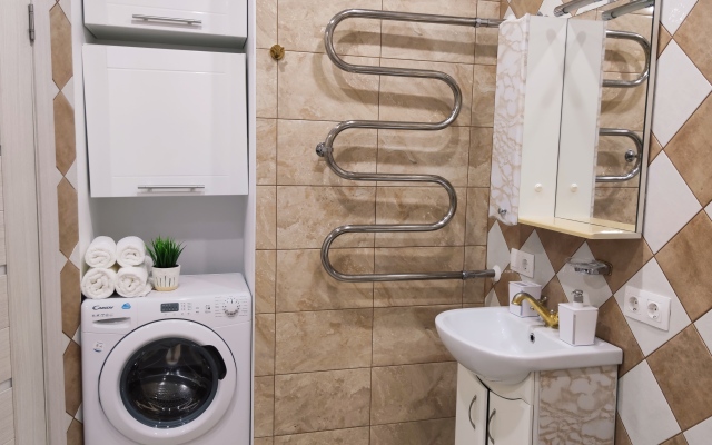 Komfort Na Tsentralnom Proyezde 17 Apartments