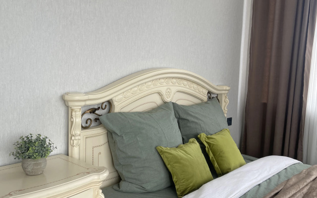 Квартира Просторная на Курсантов Кировцев