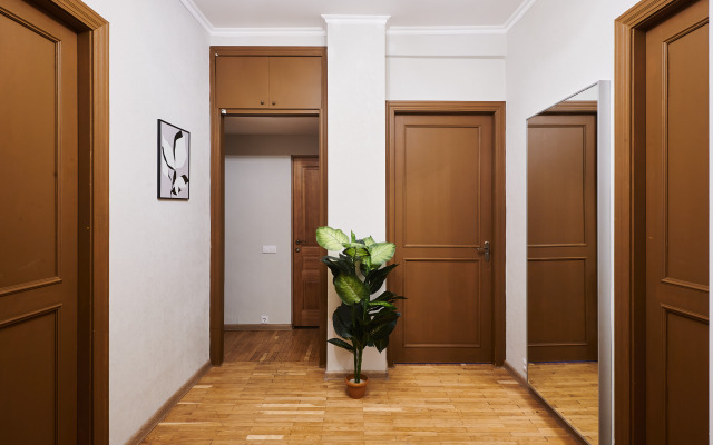 GM CHetverka novaya u Naberezhnoj Apartments