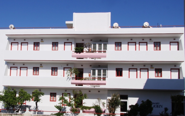Stam & John Apartments
