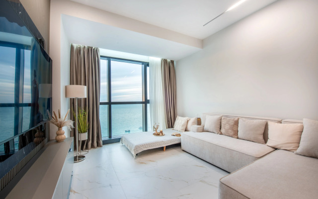 Coastal Calm by Aesthaven Apartments