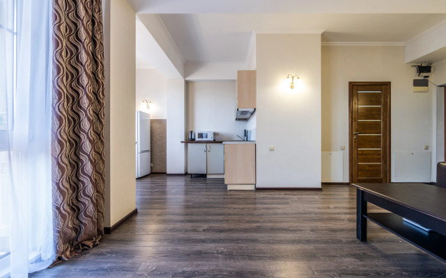 Oplot - Vidovye s odnoj spal'nej i balkonom 7  Apartments