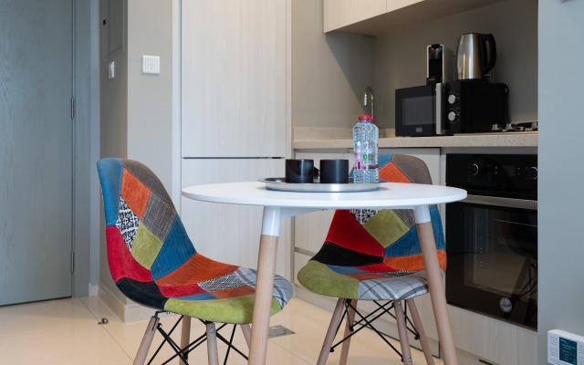 Keyrock Living Lakeview Escape in Business Bay Apartments