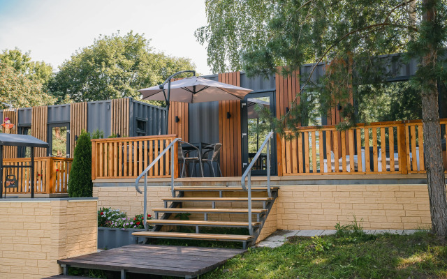 Pyatnitskiy Plyos Hotel