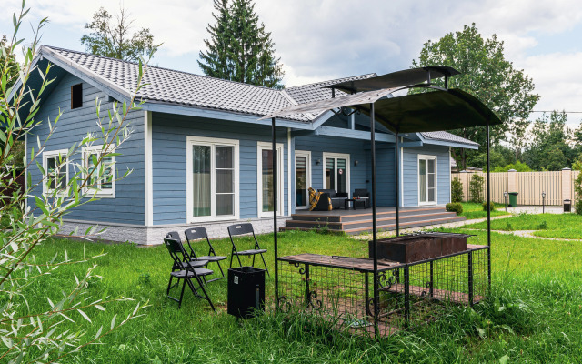 Частный дом Коттедж у озера на Речной