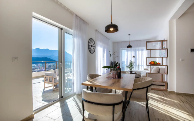Sunny Side Three Bedrooms Apartment