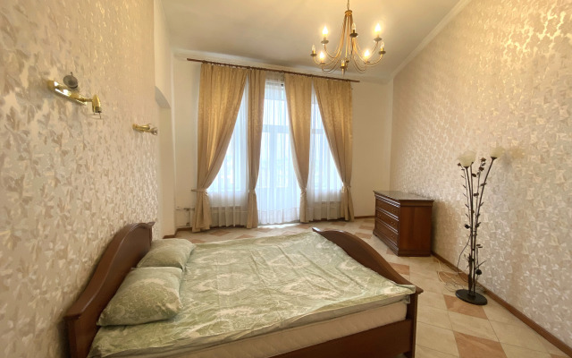 Апартаменты с Видом на Фонтанку