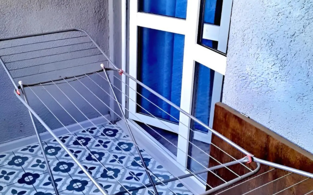 Dvuhkomnatnaya u Samogo Chernogo Morya Flat