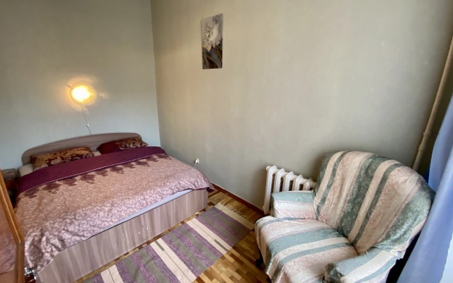 Уютная Семейная двухкомнатная квартира Невский 13 с балконом и парковкой