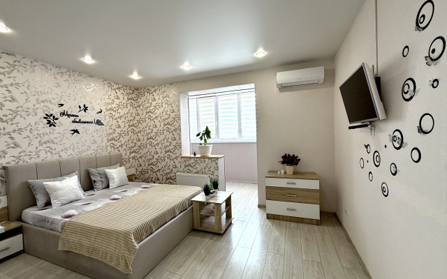Evro Studiya v Rayone Parka Galitskogo Apartments