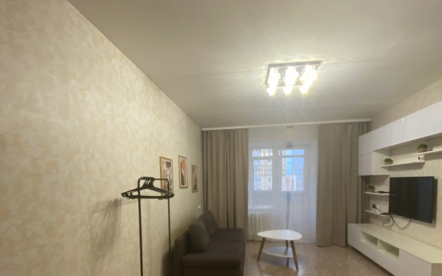 Na Anri Flat