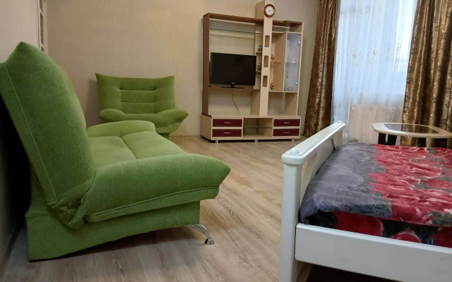 bol'shaya u TC Krejser, 33 kvartiry Flat