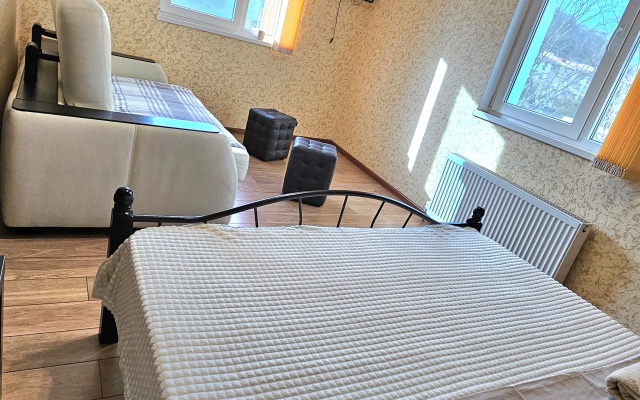 Marusya On Alexandrovsky Guest House