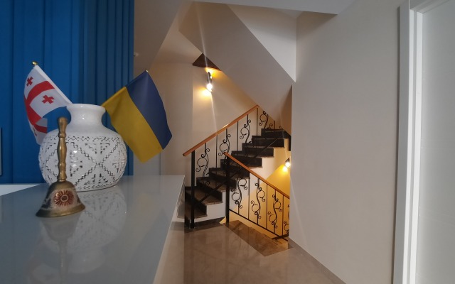 V Centre Avlabari Hotel