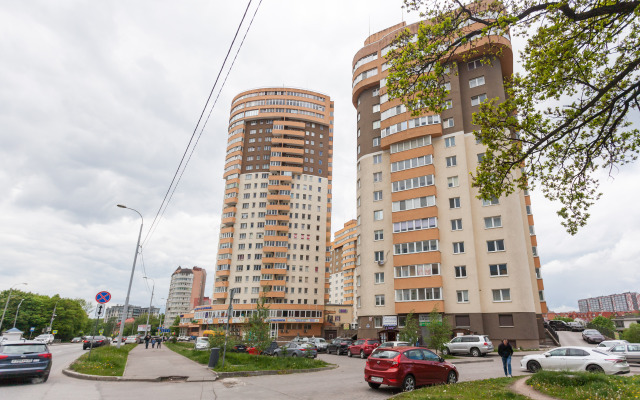 Zhivi Legko Na YUriya Gagarina Flat