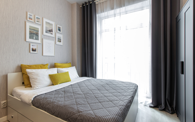 Апартаменты Sunny pouf in Salut apart