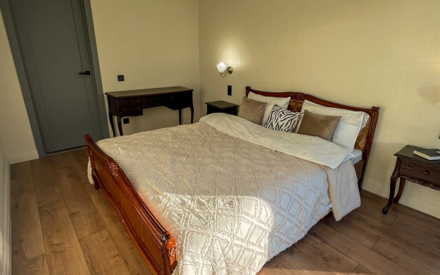 V Stile Neoklassitsizm Apartments