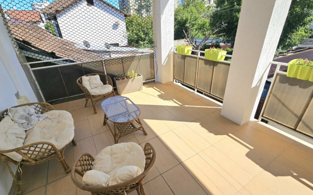 V Tsentre Goroda Private House
