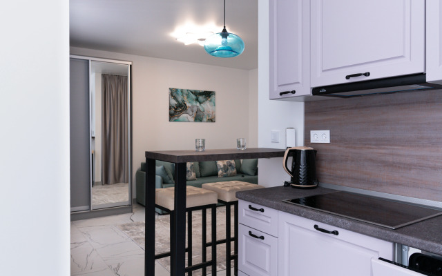 Апартаменты-студия 30 кв.м. с двуспальным диваном и панорамной зоной, 15 этаж