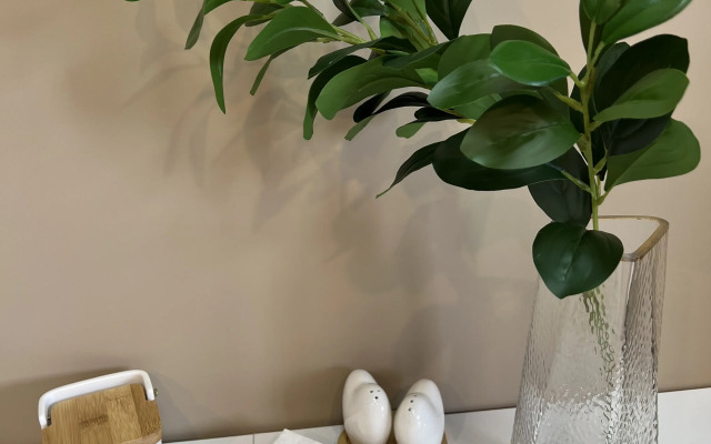 Uyutnoye gnezdyshko na Zapadnom plyazhe Baltiki Flat