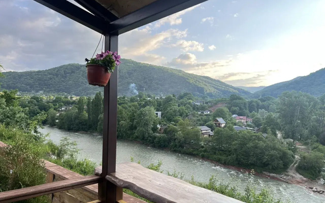 S basseynom Private house