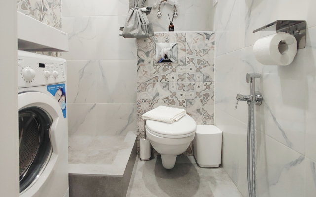 Dvukhmestnaya Dizaynerskaya Studiya Flat
