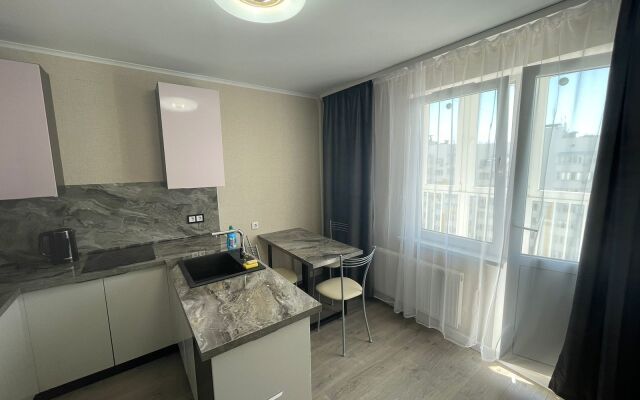 S 2 Komnatami Na 16 Etazhe Apartments