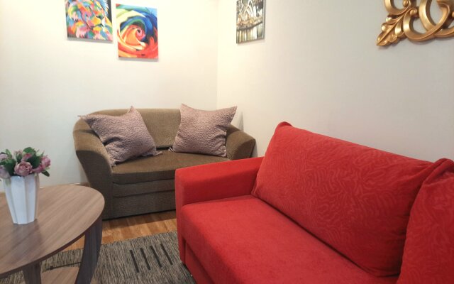 Na Kosmonavta Leonova 36a Apartments