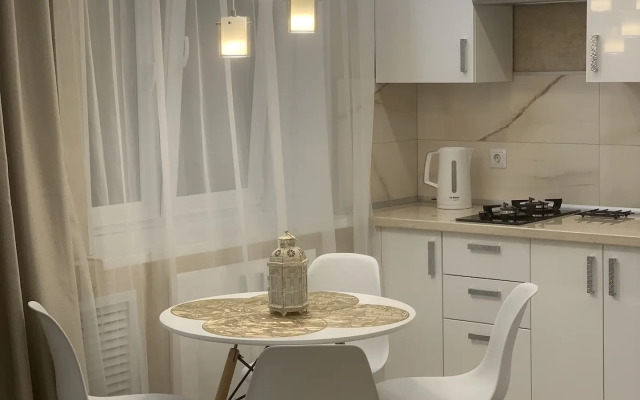 Na Leninskom Prospekte 8A Flat