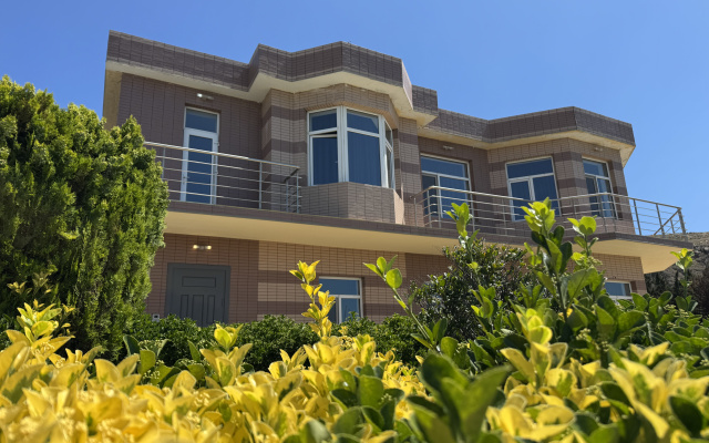 Вилла Khazri Resort