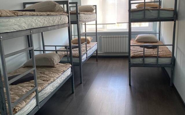 Свои Люди Hostel