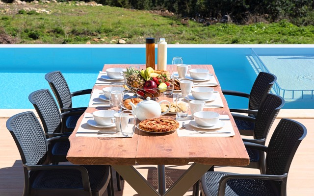 Вилла Orientem Villa Heated Pool