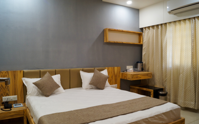 Hotel Mid Town