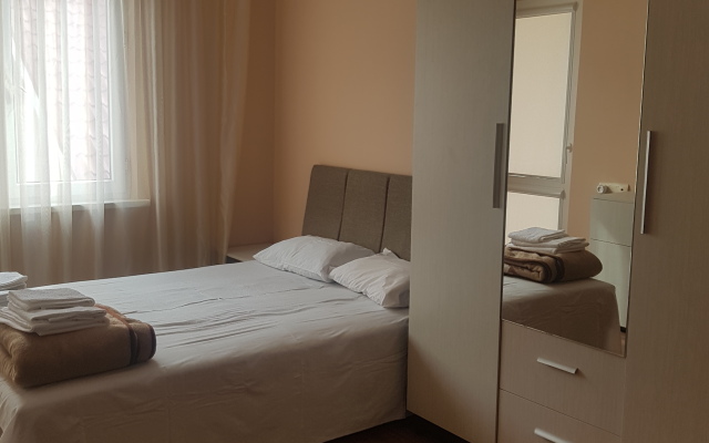 Larisa Guest House