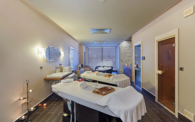 Royal Teos Thermal Resort Clinic & Spa Resort (Halal Hotel)