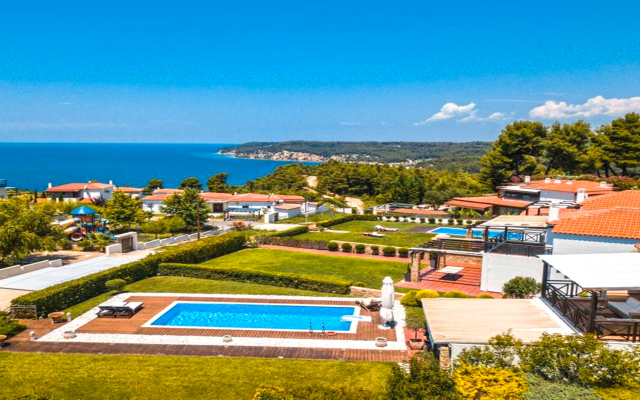 Luez Private Pool Elani Villa
