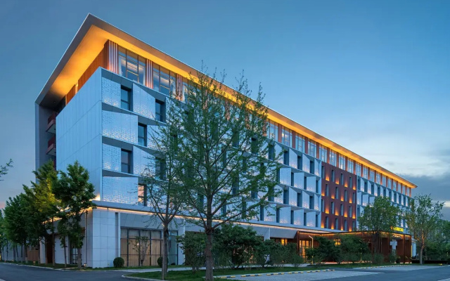 Отель Beijing Beitou Taihu Performing Arts