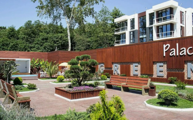 Green Palace Apartments