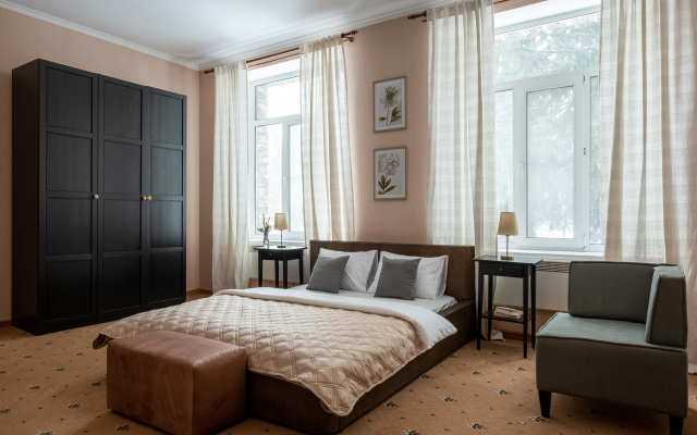 Kottedzh V Lesu Guest House