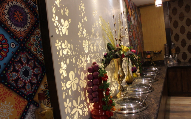 The Golden Apple Hotel