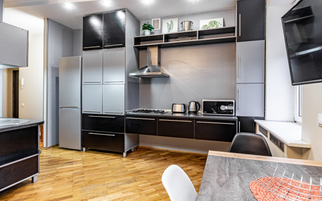 Nice Apartment Near Victory Square Metro Station Apartments