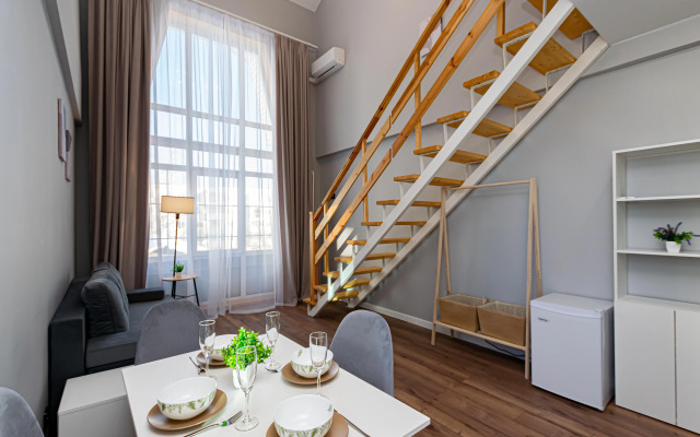 Квартира Атмосферная Двухуровневая  у Цирка