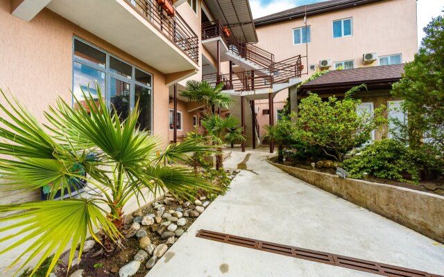 Gostevoy Dom U Yeleny Guest House