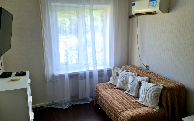 Uyutnaya Teplaya Okolo Lesa V Spalnom Rayone Flat