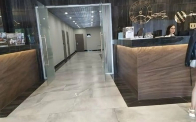 Na Ulitse Uchitelskoy 5 Flat